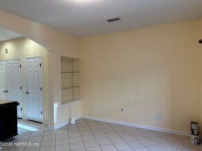 12997 Sunset Lake Dr in Jacksonville, FL - Building Photo - Building Photo