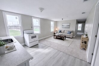 1427 E 92nd St in Cleveland, OH - Building Photo - Building Photo