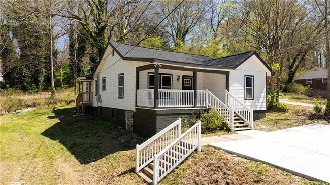 property at 665 S Eugenia Pl NW