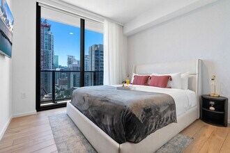 398 NE 5th St in Miami, FL - Building Photo - Building Photo