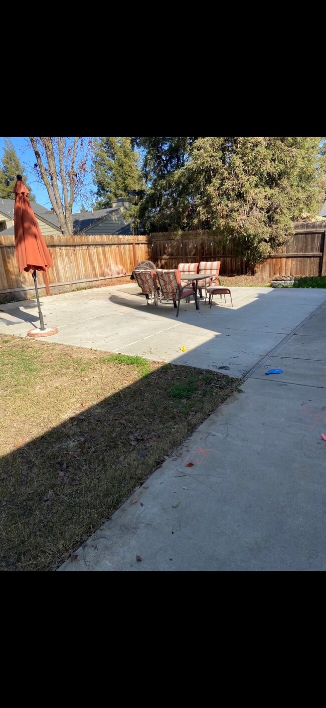 1016 E Quincy Ave in Fresno, CA - Building Photo - Building Photo