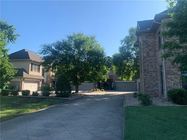 2507 S Everest Ave in Rogers, AR - Building Photo - Building Photo