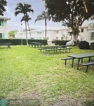 1851 NE 62nd St in Fort Lauderdale, FL - Foto de edificio - Building Photo