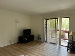 12067 Alta Carmel Ct in San Diego, CA - Building Photo - Building Photo