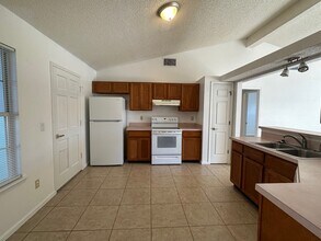 3696 Barbizon Cir N in Jacksonville, FL - Building Photo - Building Photo