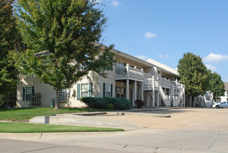 Bristol Ridge in Topeka, KS - Building Photo - Building Photo