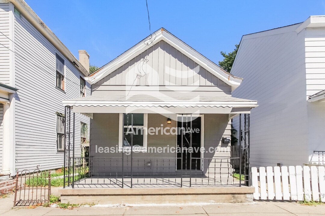1718 Garrard St in Covington, KY - Foto de edificio