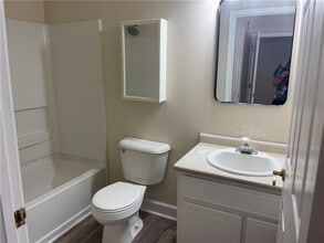 106 Red Bud Ct in Brunswick, GA - Building Photo - Building Photo