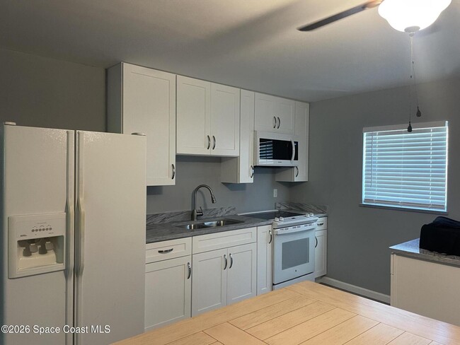 3600 Aurora Rd in Melbourne, FL - Building Photo - Building Photo