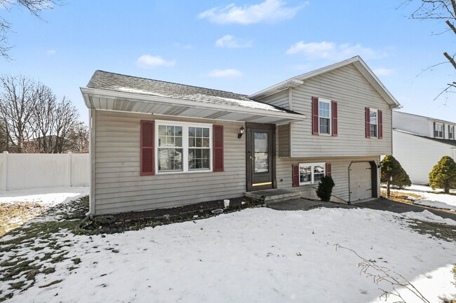 property at 2109 Highland Ct