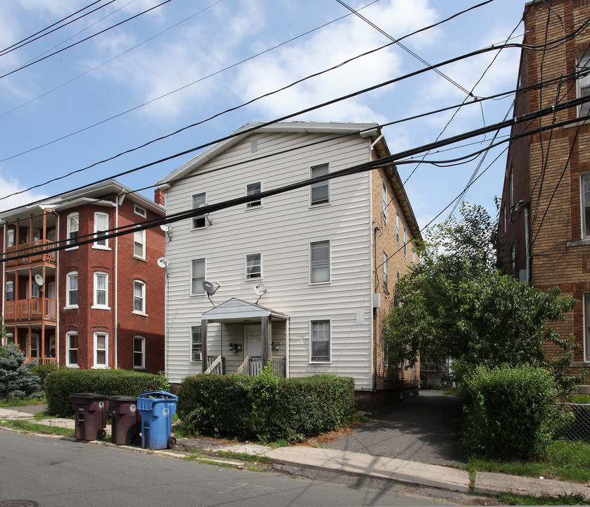 343 High St in New Britain, CT - Building Photo