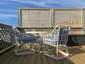 404 Thames St, Unit 3 in Newport, RI - Building Photo