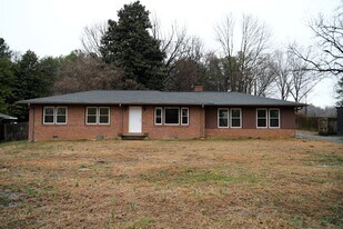 1709 Neelley Rd in Pleasant Garden, NC - Building Photo
