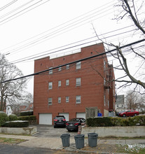 143 E Sidney Ave in Mount Vernon, NY - Foto de edificio - Building Photo