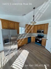 14072 Lewiston Peak Dr in Riverton, UT - Building Photo - Building Photo