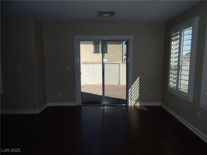 2664 Iris Point Way in Henderson, NV - Building Photo - Building Photo