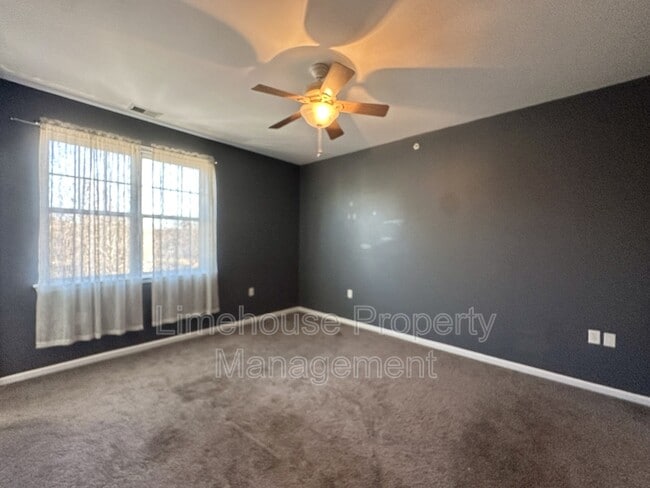 5317 Warminster Dr in Virginia Beach, VA - Building Photo - Building Photo