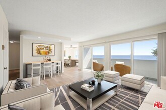 18004 Coastline Dr in Malibu, CA - Building Photo - Building Photo
