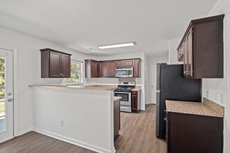 5628 Henderson Oaks Dr in Charlotte, NC - Building Photo - Building Photo