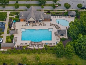 1234 Riverbrook Dr in Nashville, TN - Foto de edificio - Building Photo