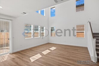 336 Monastery Dr in Lathrop, CA - Building Photo - Building Photo