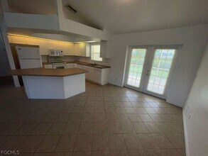 721 Castlestone Ave S in Lehigh Acres, FL - Building Photo - Building Photo
