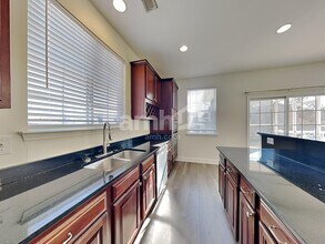 203 Reedy River Ct in Roebuck, SC - Foto de edificio - Building Photo