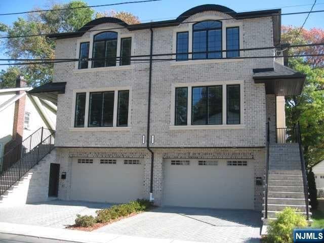 property at 818 Jassamine Way