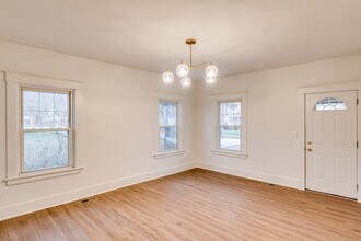 4053 Grove Ave in Cincinnati, OH - Building Photo - Building Photo