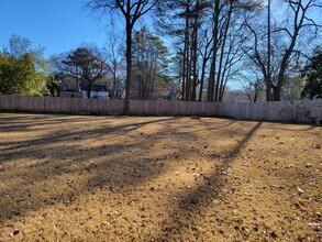 1102 Greenbriar Cir in Decatur, GA - Building Photo - Building Photo