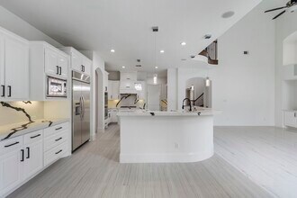 18 Player Vista Pl in The Woodlands, TX - Foto de edificio - Building Photo