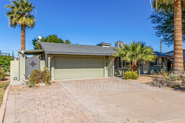 8538 E Mitchell Dr in Scottsdale, AZ - Building Photo - Building Photo
