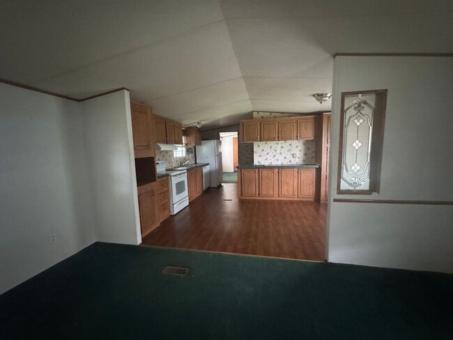 2051 Porter Ave in Grand Ridge, FL - Building Photo - Building Photo
