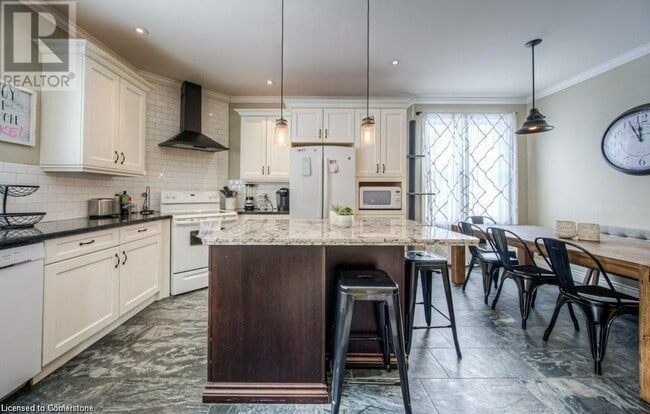 property at 186 Queen St N