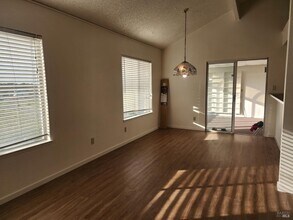 102 Ohio St in Vallejo, CA - Building Photo - Building Photo