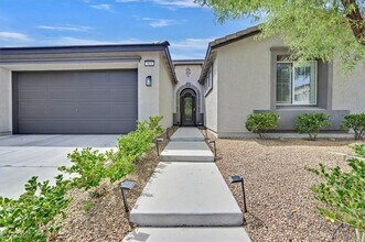 913 Hickory Park St in Las Vegas, NV - Building Photo - Building Photo