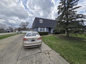 501 W Farragut St in Crown Point, IN - Building Photo - Building Photo