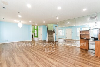 1 Elkington Dr in Mount Laurel, NJ - Building Photo - Building Photo