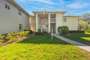 33 Lake Vista Trail in Port St. Lucie, FL - Building Photo