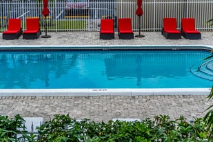 Edge Apartments in Miramar, FL - Building Photo