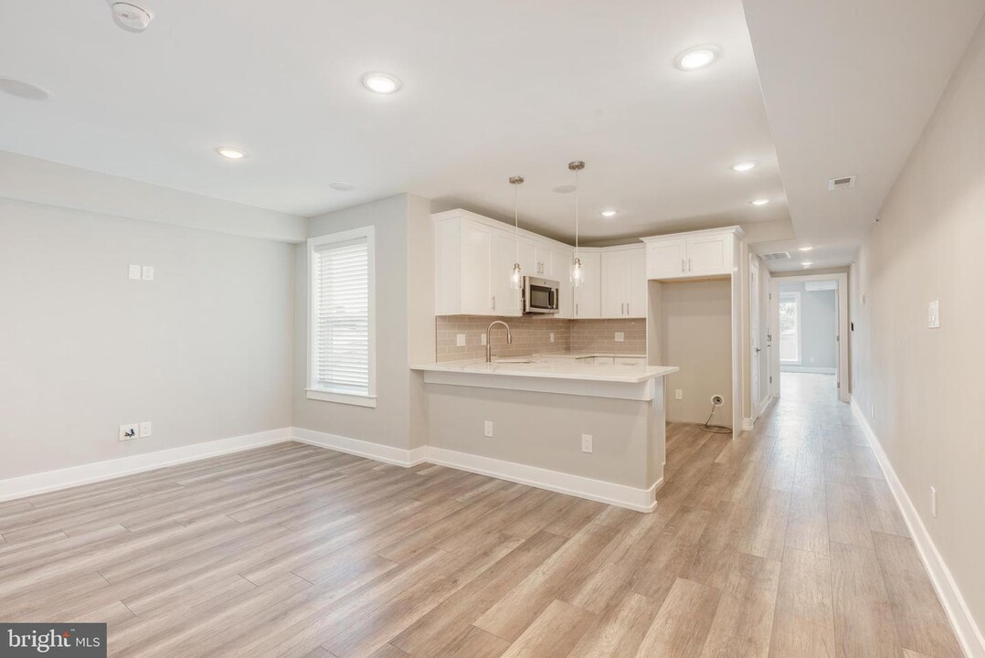 419 W Cumberland St-Unit -4 in Philadelphia, PA - Foto de edificio