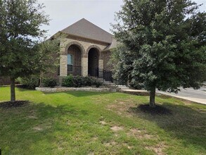 2832 Coral Valley Dr in Leander, TX - Foto de edificio - Building Photo