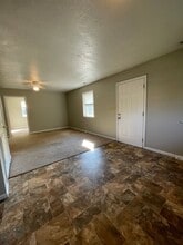 1112 Union St in Emporia, KS - Building Photo - Building Photo