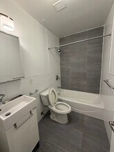 639 Tenth Avenue in New York, NY - Building Photo - Building Photo