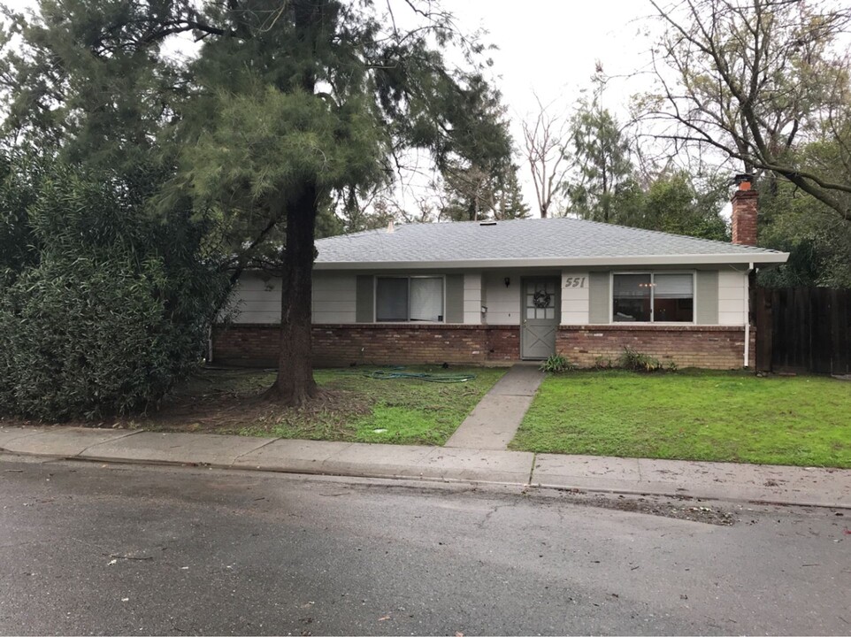 1810 Hanover Dr in Davis, CA - Building Photo