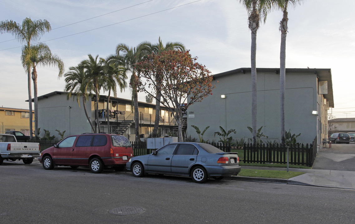 2264-2268 Maple St in Costa Mesa, CA - Building Photo