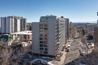 888 Logan St in Denver, CO - Foto de edificio - Building Photo