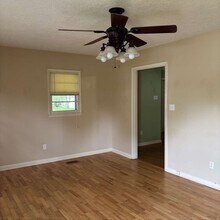 102 Dawn Dr in Hopkinsville, KY - Building Photo - Building Photo