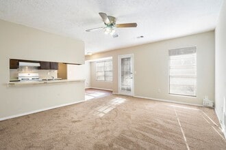 5931 Bobbin Ct in Lithonia, GA - Building Photo - Building Photo