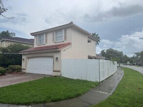 15320 SW 47th St in Miramar, FL - Building Photo - Building Photo